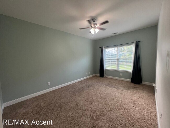 Building Photo - 4 br, 3 bath House - 30 Gentry Way