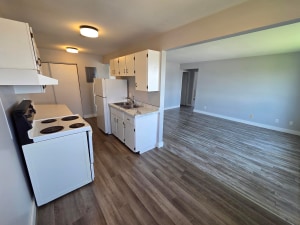 Building Photo - 546 Martha Ave