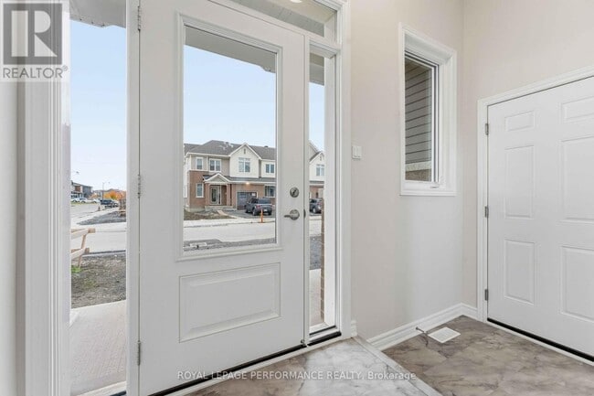 Photo du bâtiment - 182 Ryan Reynolds Wy