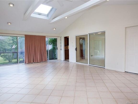 Foto del edificio - 238 Forest Dr