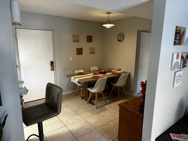 Foto del edificio - 450 NW 20th St