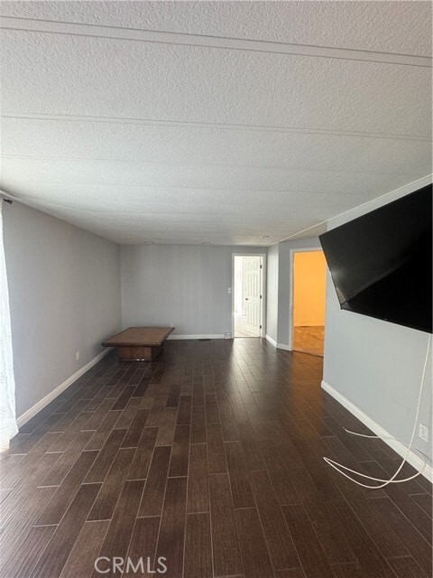 Foto del edificio - 21851 Newland St