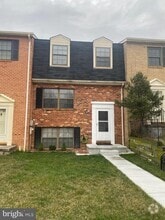 Building Photo - 3 Golden Hill Ct