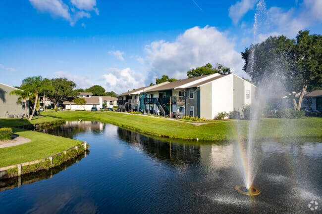 Building Photo - Seven Lakes at Carrollwood