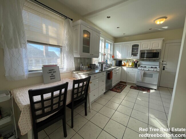 Building Photo - 50 Radnor Rd
