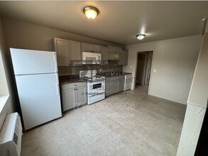 Building Photo - 1717 Oakshire Ln
