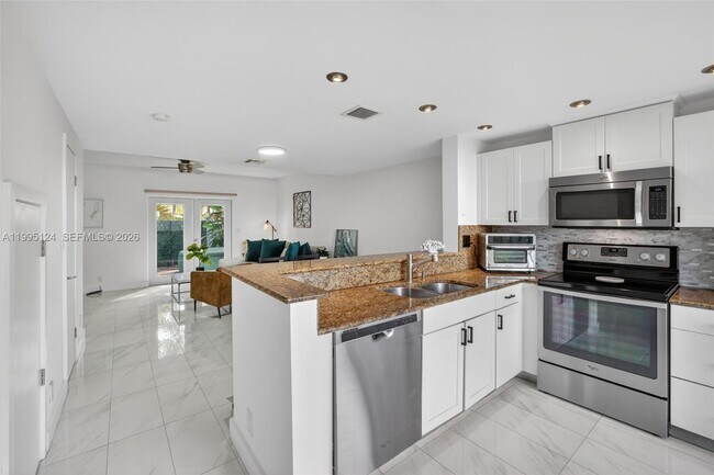 Foto del edificio - 1953 NE 15th Ave