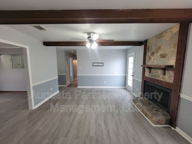 Building Photo - 4536 Hillside Dr