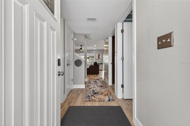 Building Photo - 6537 Cape Hatteras Way NE