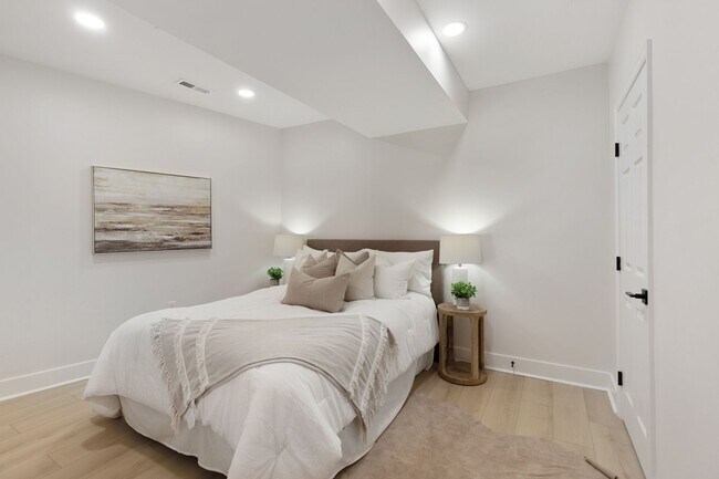 Foto del edificio - STUNNING 4 Level Fells Point Rowhome! WITH...