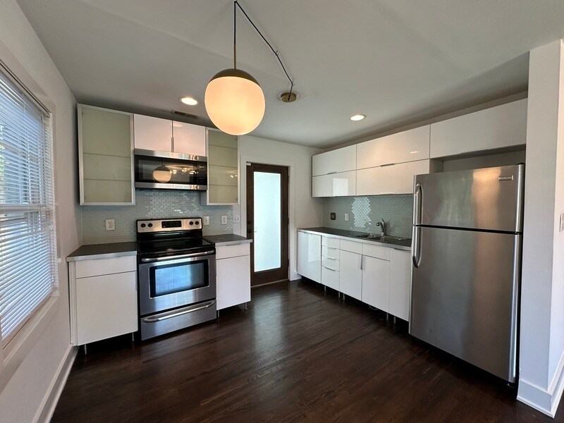 Foto principal - 2212 Rozzelles Ferry Rd