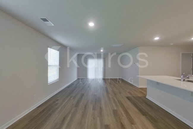 Building Photo - 109 Inez Ave