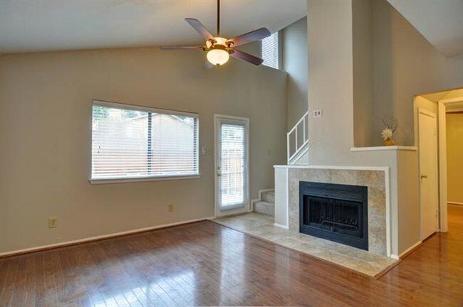 Foto del edificio - 5721 Cedar Creek Dr