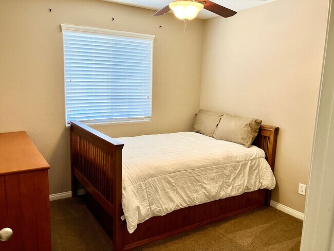 Foto del edificio - Convenient living space at Alington Bend.