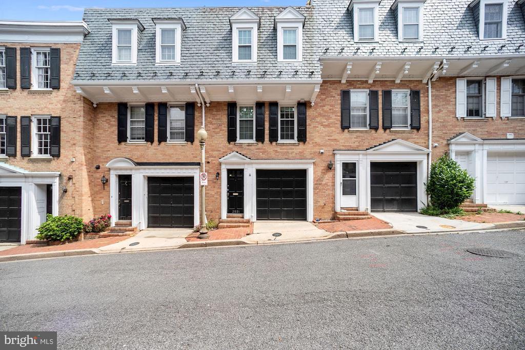 Foto principal - 2531 Queen Annes Ln NW