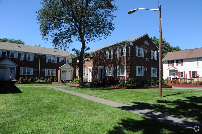 2 Bedroom Apartments under 1,500 in Somerville NJ