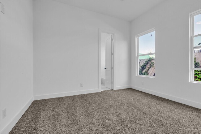 Foto del edificio - 1228 E 23rd St