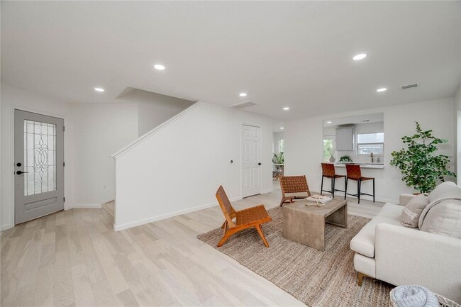 Building Photo - 7400 S Glenn St