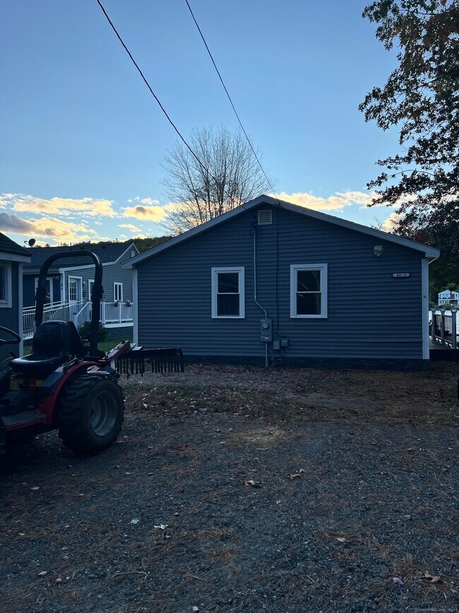 Building Photo - 42C Shore Dr