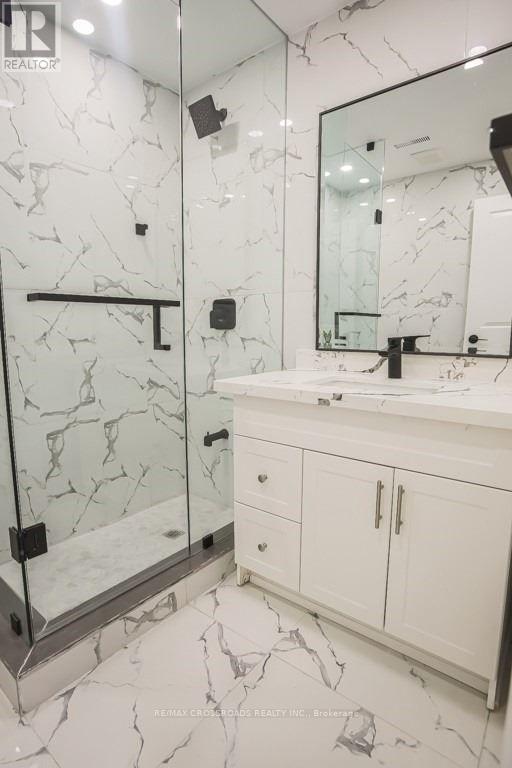 Building Photo - 87 Woodriver St