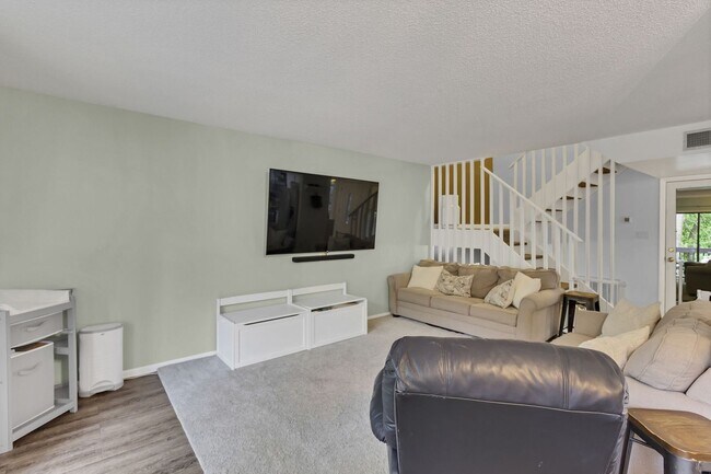 Foto del edificio - Valparaiso: 3 Bedroom Home in Waterfront C...