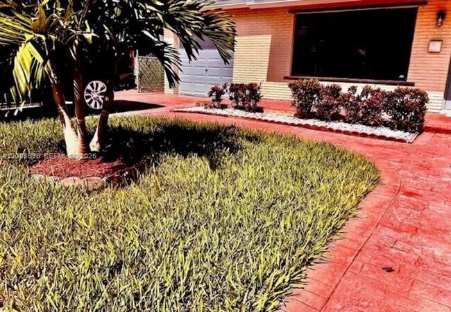 Foto del edificio - 10881 N Snapper Creek Dr