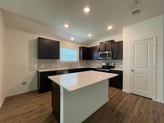 Building Photo - 518 Colthorpe Ln