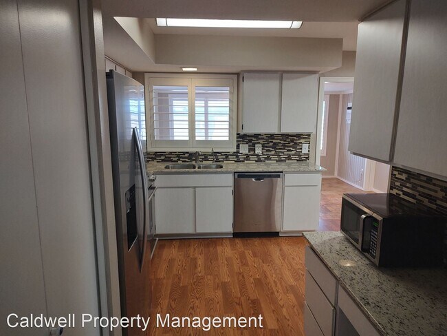 Building Photo - 2 br, 2 bath House - 26632 S. Snead Dr.