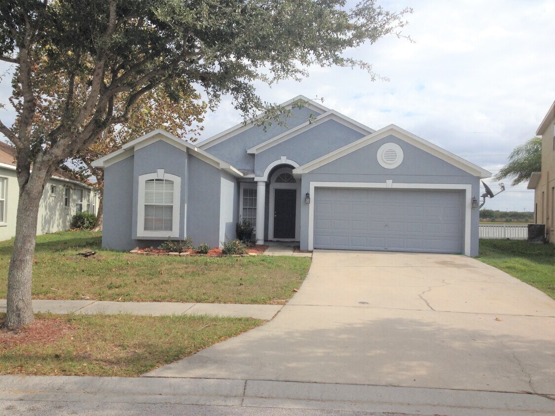 8317 Canterbury Lake Blvd, Tampa, FL 33619