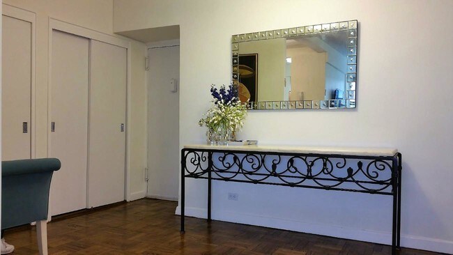 Foto del edificio - 219 E 69th St