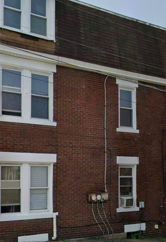 Building Photo - 1538 5th Ave