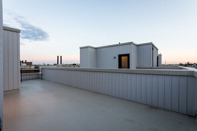 Building Photo - Stunning New Pt. Breeze 3bd/2.5bth w/ Spec...