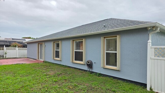 Building Photo - 6448 NW Colgate St