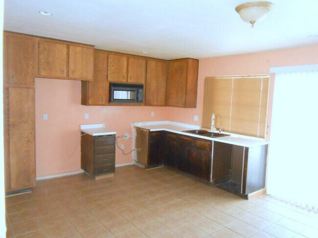 Foto del edificio - Spacious 1 story home in Spring Valley