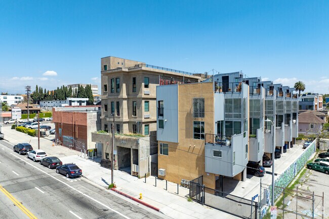 Alternative Photo - 916 N Alvarado St