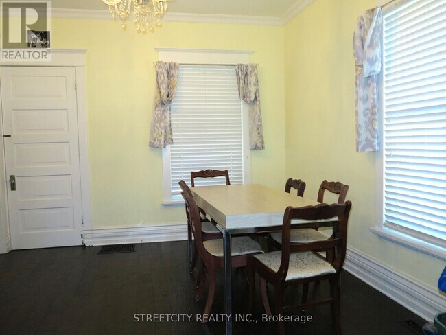 Building Photo - 173 Mt Pleasant Ave