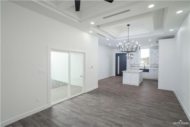 Building Photo - 16 S Marla Ct