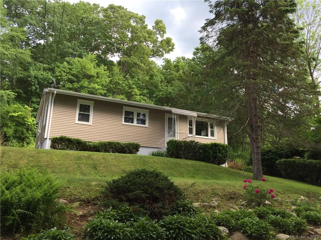 Primary Photo - 17 Cherokee Dr