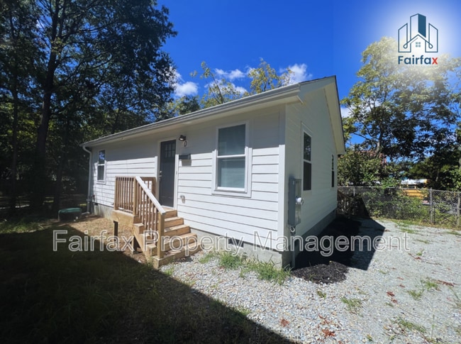 Photo - 2109 Hart St House