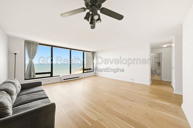 Foto del edificio - 5445 N Sheridan Rd