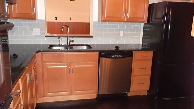 Foto del edificio - Charming Home With Many Upgrades