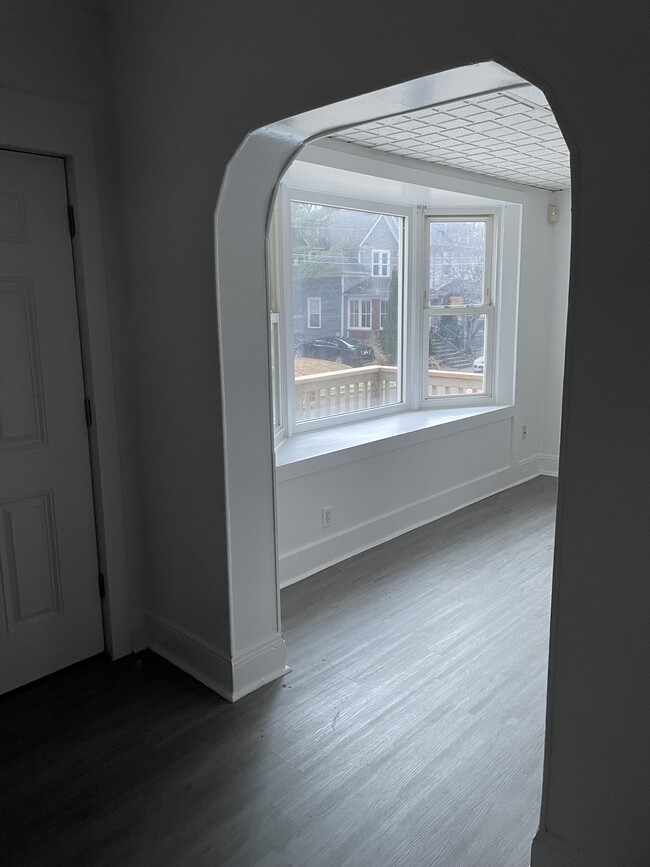 Living Room Southeast - 839 Baldwin St SE