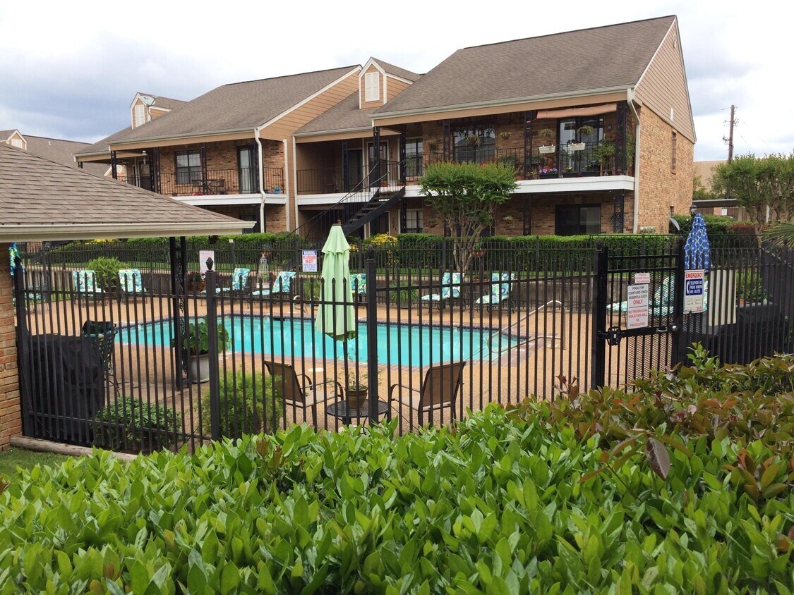 400 W South Town Dr Unit 107, Tyler, TX 75703 Condo for Rent in Tyler