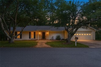 Building Photo - 160 Boxelder Ln