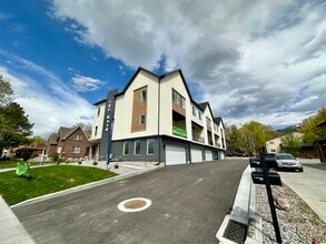 Building Photo - 456 N 600 E