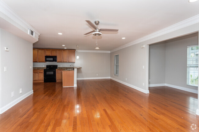 2HAB, 2BA - 1,121 ft² - Hillcrest Park