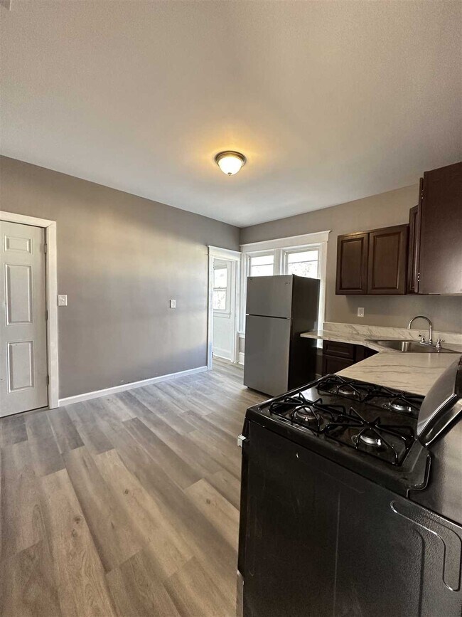 Foto del edificio - 201 Winnikee Ave