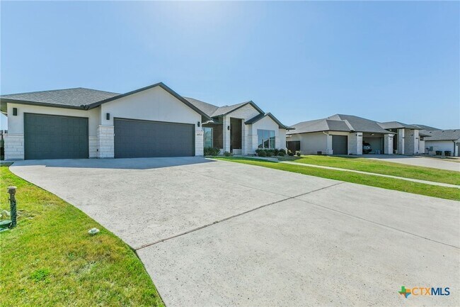 Foto del edificio - 6413 Waggoner Ct