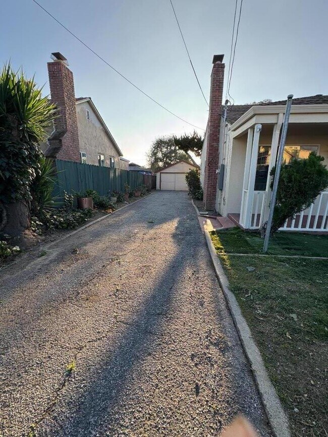 Foto del edificio - 277 Kirk Ave