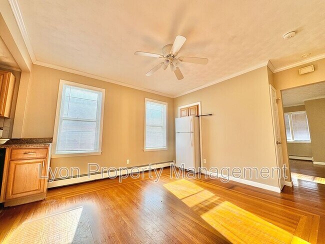 Foto del edificio - 18 Burgess Ave